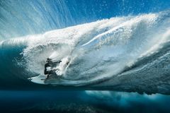 Red Bull Illume 2019 pääkategorian voittaja I
Kategoria: Energy I Kuvaaja: Ben Thouard I Urheilija: Ace Buchan I  Lokaatio: Teahupo'o, Tahiti