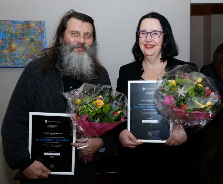 Teemu Lehto (Osuuskunta Tilajakamo) ja Jaana Merenmies (Lapinlahden Lähde) vastaanottivat Helsingin Kultttuuriteko 2016 –palkinnon. Kuva: Mika Ruusunen