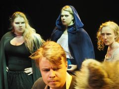 Taideyliopiston musiikkiteatterin opintokokonaisuus toteutti vuonna 2022 esityksen Sondheim!. Kuva: Taideyliopisto/Sirje Ruohtula