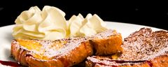 Jälkiruokalistan kruunu on French toast. Kuva: Kari Jokinen