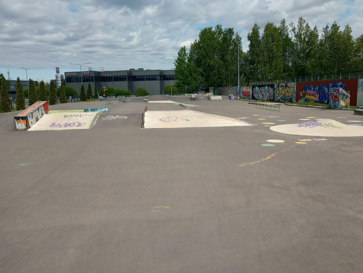 Tullikirjurin skeittipuiston peruskorjaus tehtiin yhteistyössä skeittiparkin käyttäjien kanssa.