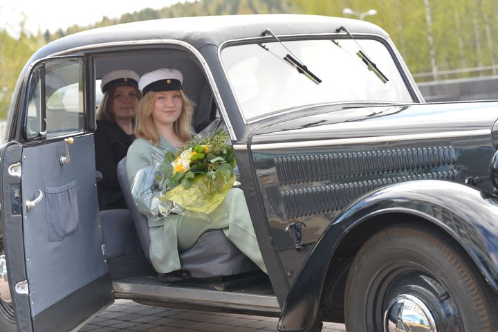 Vuoden 2019 yleinen seppeleensitojatar oli Alina Salomaa.