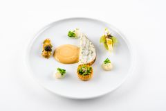 Suomen Bocuse d'Or -edustaja Mikko Kaukosen kala-annos. Kuva: Santeri Stenvall