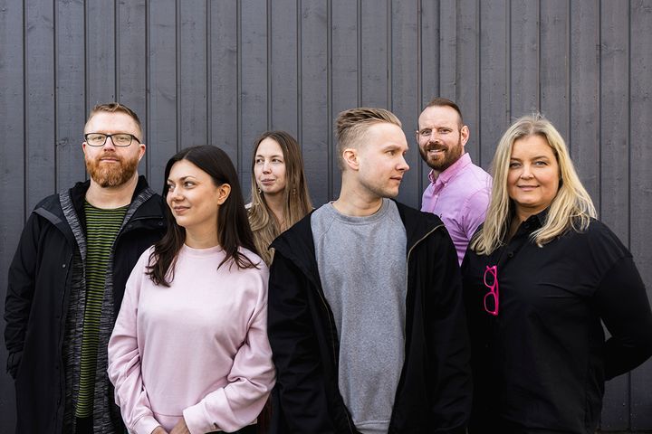Kuva: Ville-Veikko Kaakinen / HS.
Kuvassa vasemmalta Toni Lehtinen, Milja Virtanen, Linda Laine, Ville-Veikko Kaakinen, Rami Nieminen ja Jonna Rönkä