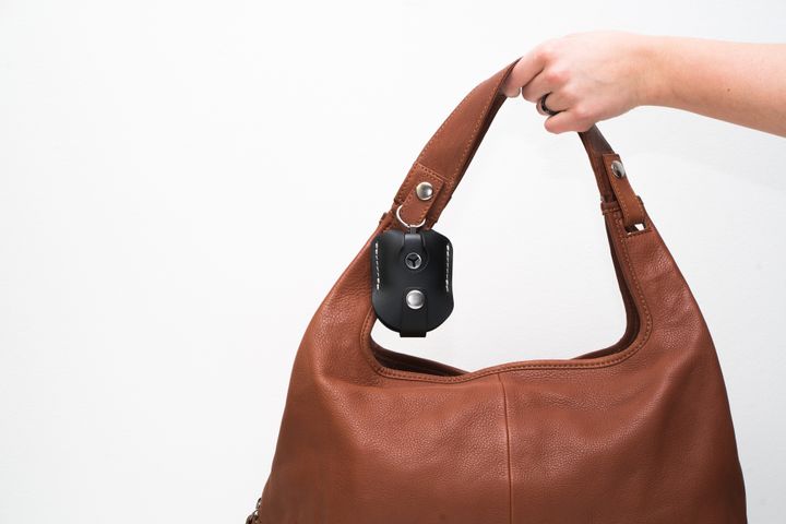 Paikannusteknologiaa kehittävä Yepzon Oy sekä korkealuokkaisia asusteita valmistava LUMI Accessories Oy ovat yhdistäneet voimansa tuodakseen muodin teknologiaan.