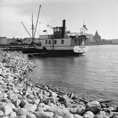 Pikinytky-ravintolalaiva Tervasaaren rannassa, Volker von Bonin/Helsingin kaupunginmuseo 1974
