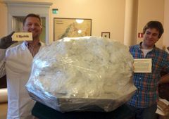 Bjurbölen meteoriitti pakattuna kuljetusta varten (Kuva: Tuomas Jokela)