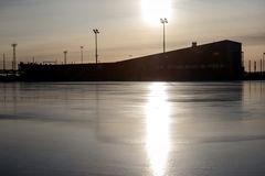 Jätkäsaaren tekojää on aluksi pelkässä yleisöluistelukäytössä. Kuva: Antti Pulkkinen