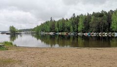 Rauhaniemen uimarannalla Tampereella ei ole tällä viikolla havaittu sinilevää. Kuva: Kati Ojala / Pirkanmaan ELY-keskus.