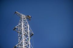 Kokkolan Energiaverkot puolittaa sähkönsiirron energiamaksut huhti-toukokuun ajaksi. Kuva: Esa Melametsä