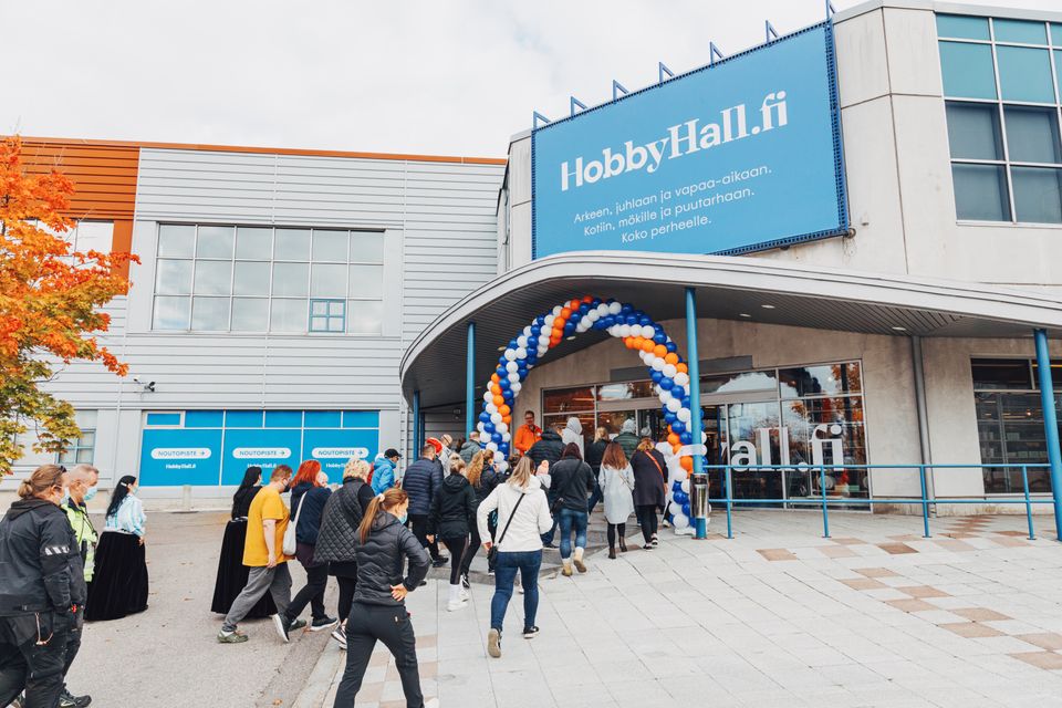 Uusi myymälä yhdistää kivijalan ja verkkokaupan – Hobby Hall avasi myymälän  Tammistoon | Hobby Hall Suomi Oy