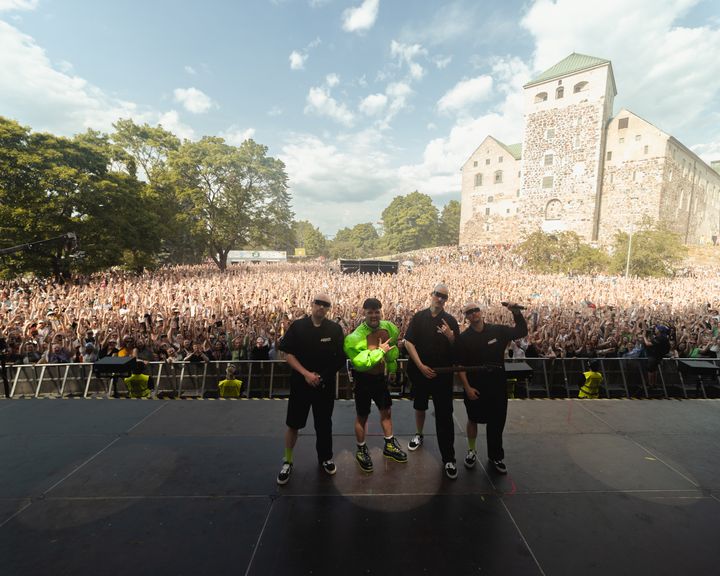 Kesärauhan Peace Stagella nähtiin Käärijän ensimmäinen festivaalikeikka  (c) Henri Väänänen