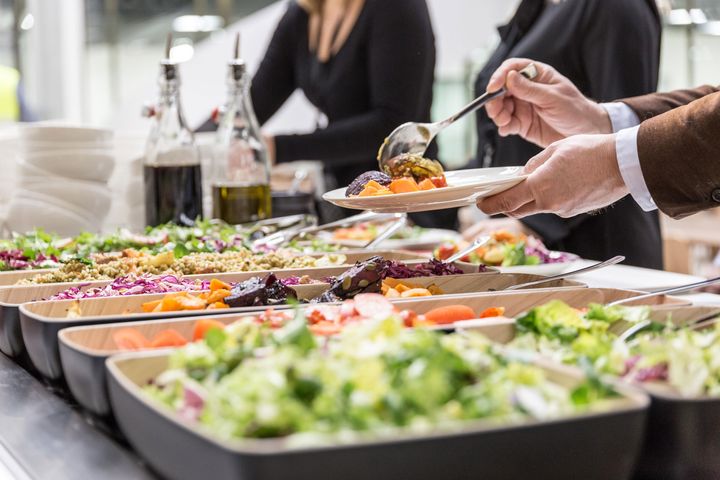 Wistec kannustaa ihmisiä liikkeelle ravintoloihin tarjoamalla tuhat ilmaista lounasta Pihka- ja Hanko Sushi -ravintoloissa. Kuva: Pekka Kastari