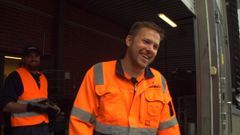 Juha "Peris" Perälä pääsi yhden päivän aikana näkemään, mistä kiertotaloudessa on kysymys, kun hän kierrätti roskaa raaka-aineeksi Remeo Oy:n kuljettaja Lassi Repon kanssa.