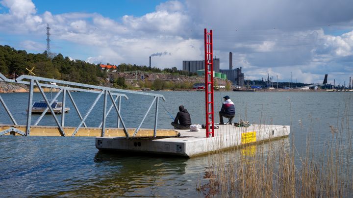 Keskiviikkona paikalla olleet kalastajat kertoivat olevansa tyytyväisiä kalastuslaitureihin. Kuva: Naantalin kaupunki