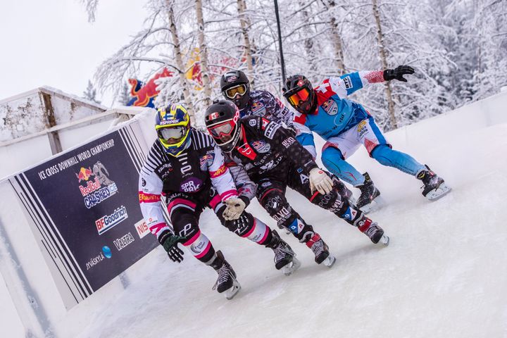 Mirko Lahti eteni jatkoon niin nuorten kuin miestenkin kilpailuissa. Mirko Lahti (vasemmalla), Shayne Renaud (toinen vasemmalta), Michael Iulianello (toinen oikealta) ja Patrik  Merz (oikealla).
Credit: Red Bull Content Pool / Sebastian Marko