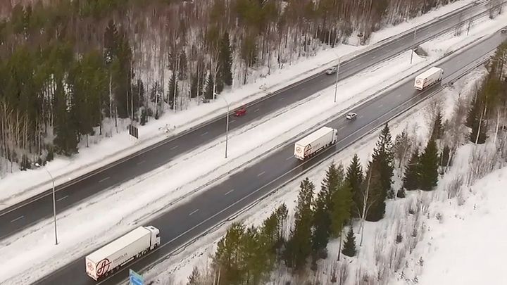 Rekkojen letka-ajamisen testausta tutkimushankkeessa.