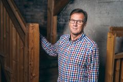 ”Joensuun kaupunginjohtaja Kari Karjalainen eläköityy syksyllä. Uuden kaupunginjohtajan haku on tavoitteena avata maaliskuussa. ”