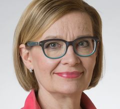 Eduskunnan puhemies Paula Risikko osallistuu kampanjaan EMMAssa. Kuva: eduskunta