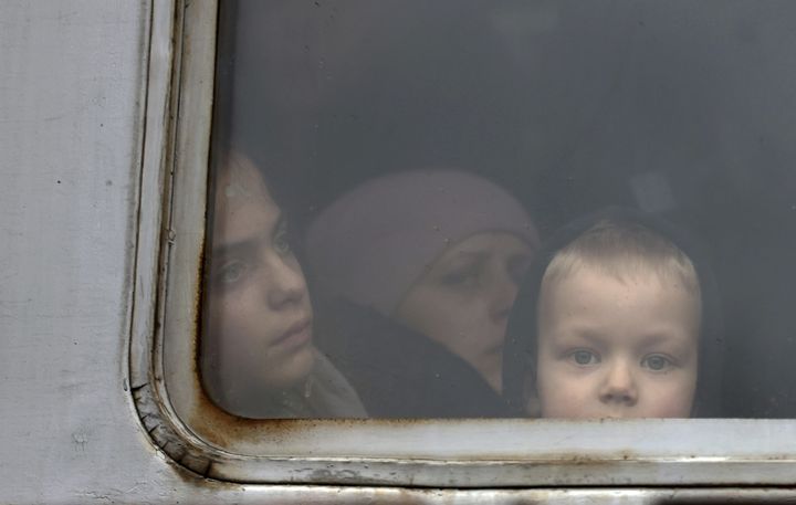 Diakonissalaitoksen hätä-apu kohdistetaan jo valmiiksi haavoittuvimmassa asemassa oleville ihmisille Ukrainassa, esimerkiksi syrjitylle romaniväestölle, vähävaraisille naisille, vammaisille ja lapsille sekä maan sisäisille pakolaisille. Kuva: Kunihiko Miura, AP / Lehtikuva