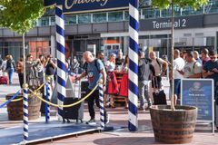 Finally, suitcase pulling is fun! If you run your wheelie bags over the precisely milled grooves of the "SoundTrack", you create the most popular song of the Oktoberfest: "Ein Prosit der Gemütlichkeit".