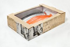 Stora Enson uusiutuvasta puukuidusta valmistetut EcoFishBox -aaltopahvipakkaukset ovat ympäristöystävällinen vaihtoehto styroksipakkauksille.