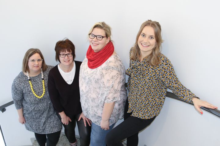 Job Shadow -toimintaan osallistuivat (vas.) palveluneuvoja Petra Winberg toimintaterapeutti Maria Rannanpää, viheraluehortonomi Leila Roininen ja puheterapeutti Mathilda Bondén. Kuva: Eliina Salmela