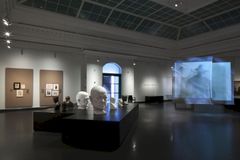 Sibelius och konstens värls, huvudsal. Bild: Finlands Nationalgalleriet, Hannu Pakarinen 2014.
