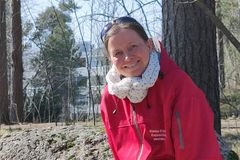 Katriina Vilkman, är ansvarig organisatör för miljö- och återvinngsevenemanget på Jordens dag i Esboviken. Foto: Jari Vastamäki