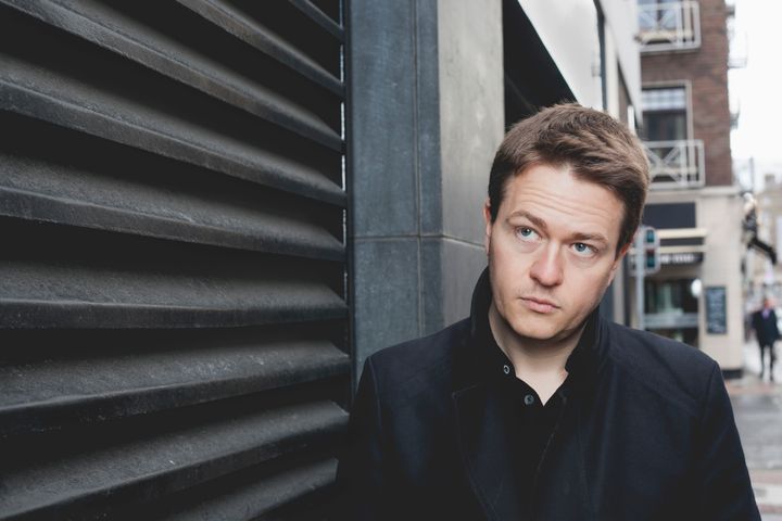 Johann Hari tutustui kirjaansa varten suureen määrään tieteellisiä tutkimuksia ja haastatteli monia asiantuntijoita ympäri maailmaa. Kuva: Kathrin Baumbach.