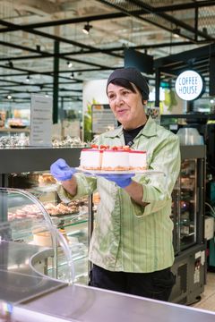 Valikoimiin on tullut uudistuksen myötä herkulliset konditoriatuotteet.
