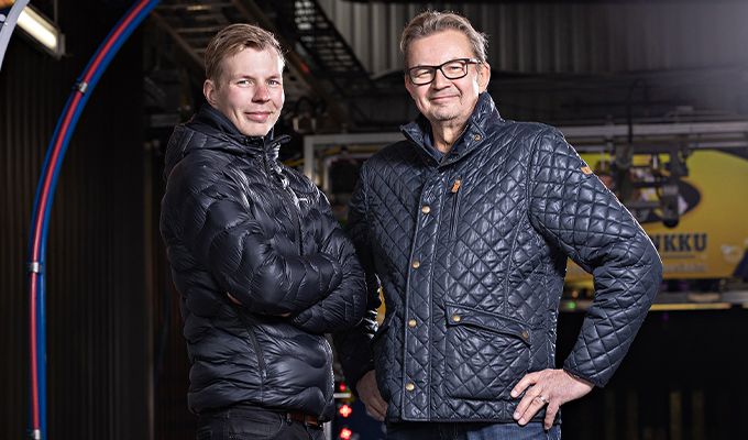 Oulun Baari Maikkula on perheyritys. Kuvassa Jussi Jaakkola ja Jouko Häkkinen.