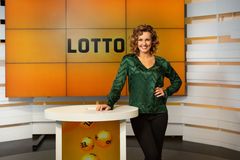 Suvi Hartlin juonsi lauantain historialliseen voitoon huipentuneen Lotto-lähetyksen.