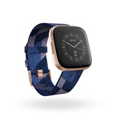 Fitbit Versa 2:ssa on entistä kirkkaampi ja tarkempi näyttö valinnaisella always-on -toiminnolla.