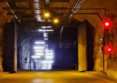 Keskustan huoltotunneli on yksi esimerkki Helsingin kallioperään tehdyistä tunneleista. Kuva: Justus Hirvi