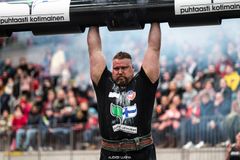 Mika "El Toro" Törrö on voittanut Suomen vahvin mies -tittelin vuosina 2018-2022. Power Truck Show'ssa (11.-12.8. Powerpark) hän puolustaa mestaruutta ja yrittää voittaa tittelin kuudetta kertaa peräkkäin. Kuva: Aleksi Luoma.