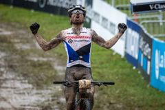 Mathias Flückiger wins World Cup Race in Les Gets by Armin Kuestenbrueck