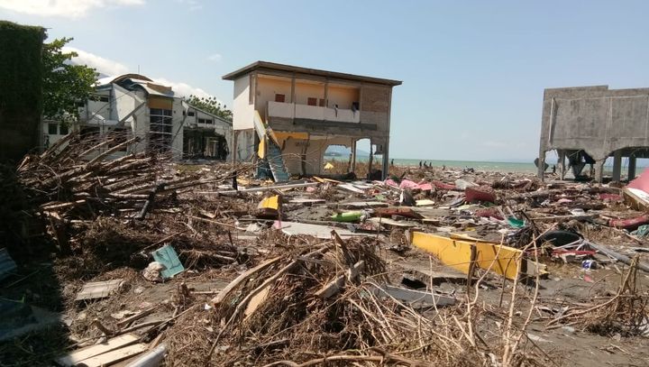Maanjäristys ja tsunami ovat aiheuttaneet mittavia tuhoja mm. Palun kaupungissa Indonesiassa. Kuva: Indonesian Punainen Risti