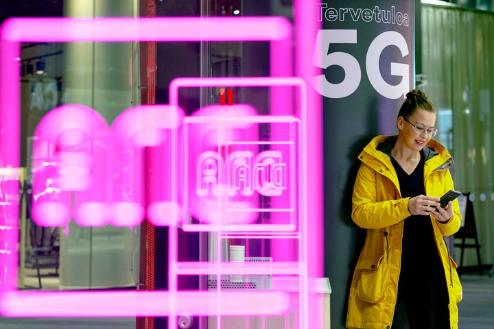 DNA to start selling the latest 5G phones from Samsung, Xiaomi and Sony