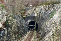 Kreate Sverige korjaa urakassa muun muassa 13 paikallavalettua suuaukkorakennetta 10 tunnelissa.