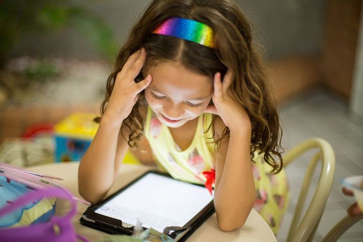 Småbarns användning av digitala apparater undersöks runt om landet. Foto: Unsplash