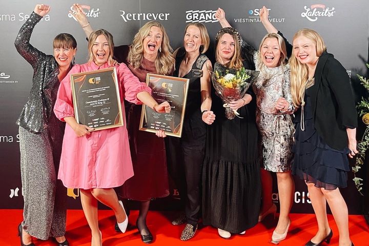 Finnish Comms Awards -gaalassa 26.10.2022 palkinnon vastaanotti Osuuskauppa Keskimaan ja Aava & Bangin asiantuntijat.