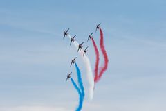 Patrouille de Francen upea kahdeksan koneen muodostelma. Kuva: Patrouille de France