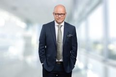 Sota hidastaa ennustettua kasvua, mutta ei estä koronan väistymisestä seuraavaa maailmanlaajuista palveluiden avautumista tai tavaratuotannon ja -kaupan jatkumista. Vaikka kasvua ei syntyisi loppuvuonna enää lainkaan, Suomen bkt olisi lähes kaksi prosenttia viime vuotta suurempi, kirjoittaa Etlan toimitusjohtaja Aki Kangasharju.