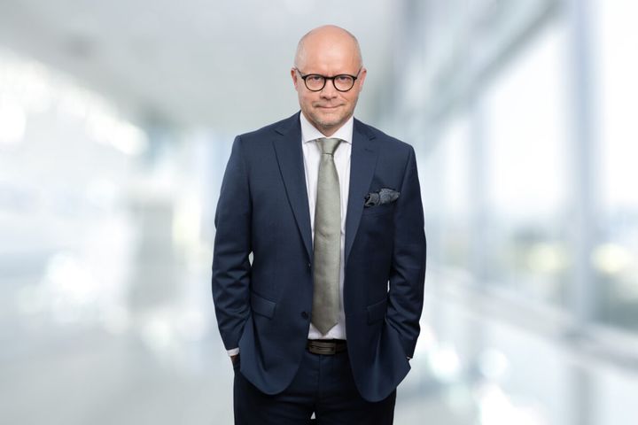 Sota hidastaa ennustettua kasvua, mutta ei estä koronan väistymisestä seuraavaa maailmanlaajuista palveluiden avautumista tai tavaratuotannon ja -kaupan jatkumista. Vaikka kasvua ei syntyisi loppuvuonna enää lainkaan, Suomen bkt olisi lähes kaksi prosenttia viime vuotta suurempi, kirjoittaa Etlan toimitusjohtaja Aki Kangasharju.
