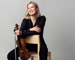 Naantalin Musiikkijuhlien taiteellinen johtaja, viulisti Elina Vähälä. Photo Jari Hämäläinen