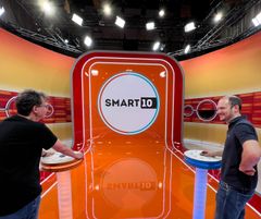 Smart10-peliin perustuvaa ohjelmaa esitetään Itävallassa ORF1-kanavalla joka arkipäivä. Jaksojen pituus on 45 minuuttia, ja niitä tehdään yhteensä yli 100. Katsojapalaute on ollut erittäin positiivista. Smart10-pelin visuaalinen ilme tulee katsojille tutuksi, sillä visailustudio myötäilee lautapelin ulkonäköä.