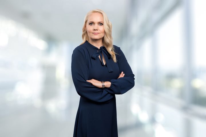 Etlan tutkimuspäällikkö Terhi Maczulskij tarkasteli julkaistussa tutkimuksessa ammattirakenteiden muutosta sekä sitä, mihin supistuvissa ja rutiininomaisissa ammateissa olevat työntekijät päätyvät muutoksen seurauksena.