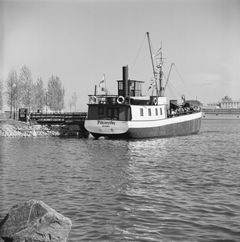 Pikinytky-ravintolalaiva Tervasaaren rannassa 1970–1980-luvuilla, Volker von Bonin/Helsingin kaupunginmuseo