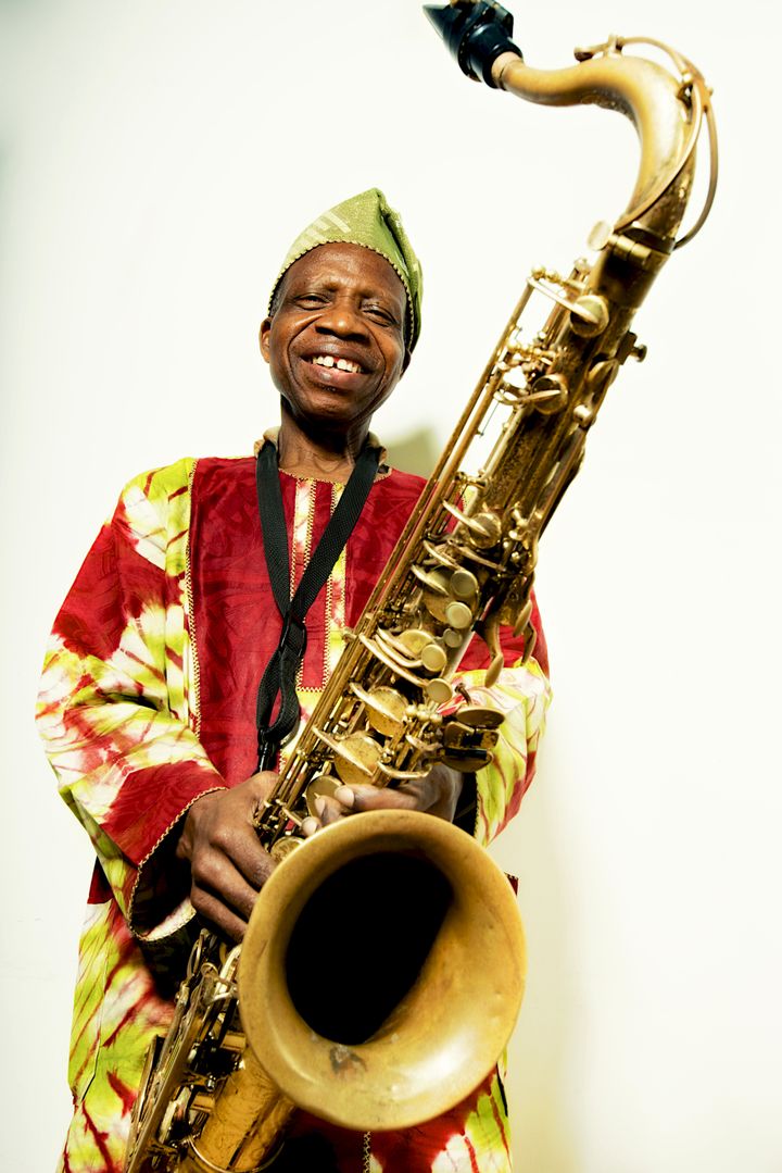 Afropopin legenda Orlando Julius esiintyy The Heliocentrics -yhtyeen kanssa su 24.5. Kuva: Alexis Maryon.